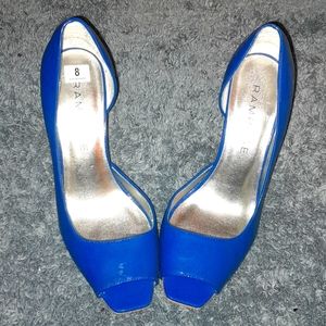 Size 8 blue pumps